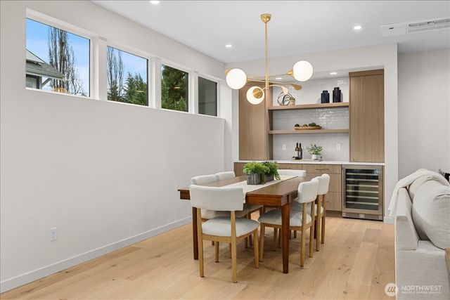 4222 Meridian Avenue N, Seattle, WA 98103