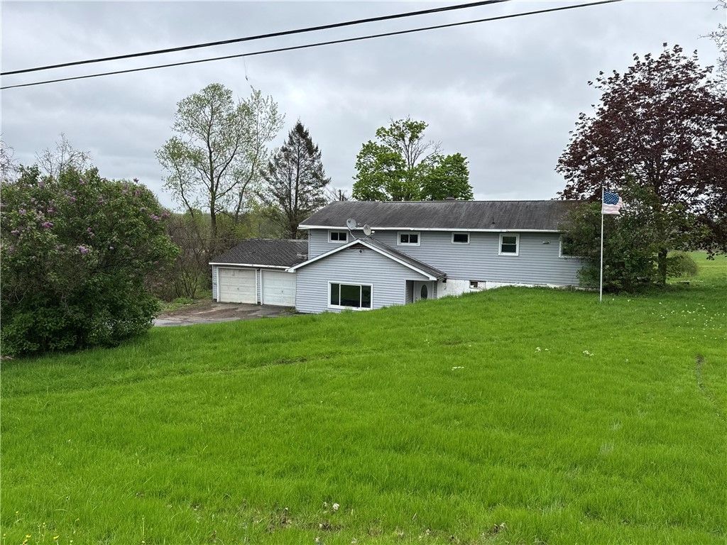 37 Hilltop Drive, Schroeppel, NY 13135