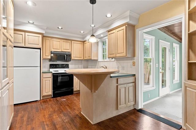 5325 Norwood Street, Fairway, KS 66205