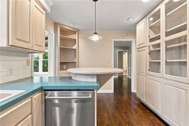 5325 Norwood Street, Fairway, KS 66205