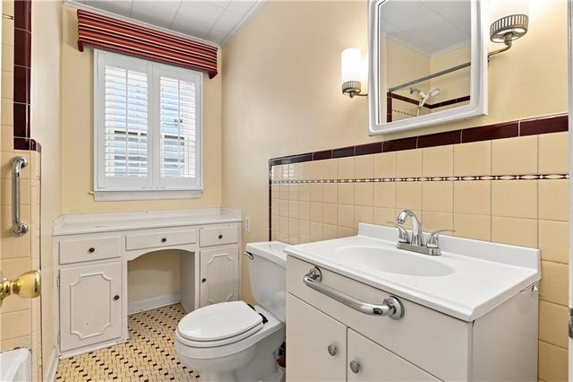 5325 Norwood Street, Fairway, KS 66205
