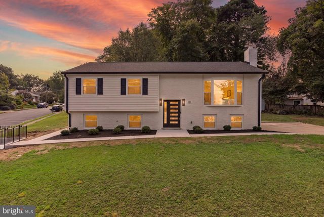 300 VALEVIEW CT NW, Vienna, VA 22180