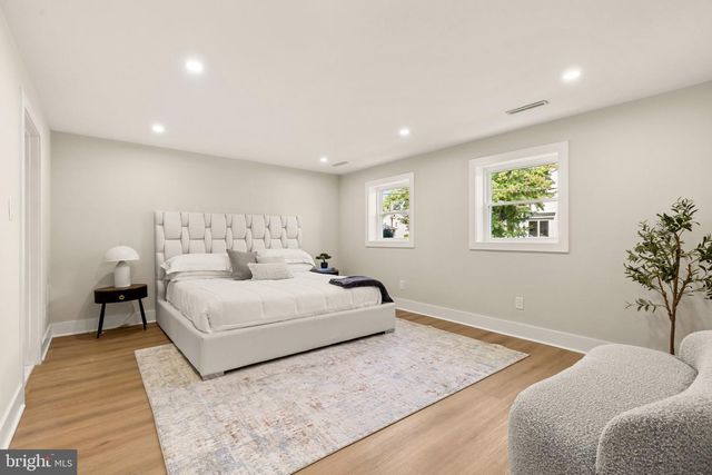 300 VALEVIEW CT NW, Vienna, VA 22180