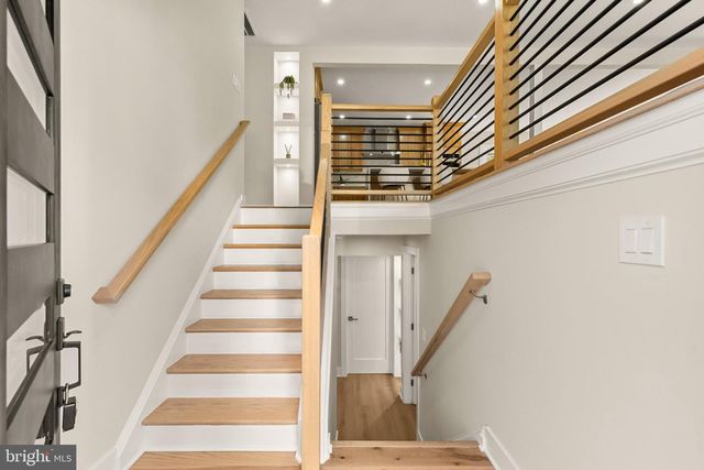 300 VALEVIEW CT NW, Vienna, VA 22180