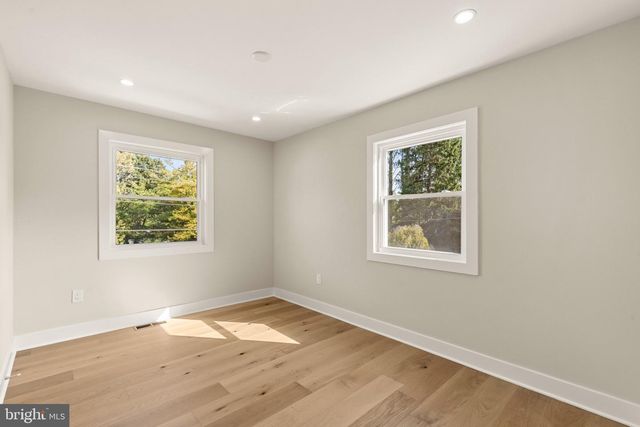 300 VALEVIEW CT NW, Vienna, VA 22180