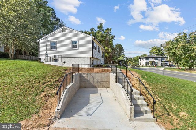 300 VALEVIEW CT NW, Vienna, VA 22180