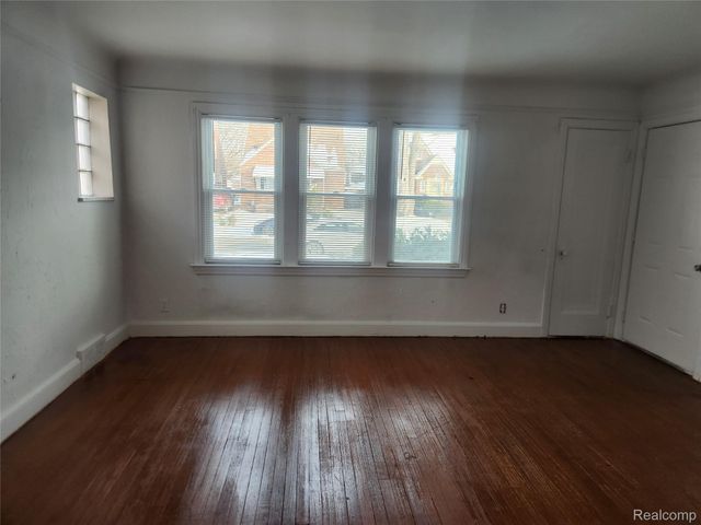 16723 Asbury Park, Detroit, MI 48235