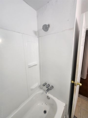 16723 Asbury Park, Detroit, MI 48235