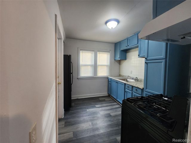 16723 Asbury Park, Detroit, MI 48235