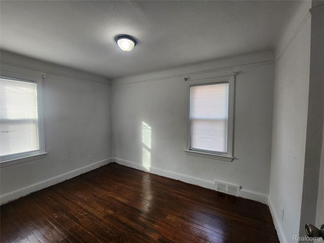 16723 Asbury Park, Detroit, MI 48235