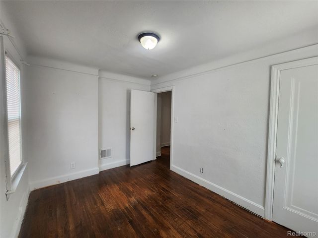 16723 Asbury Park, Detroit, MI 48235