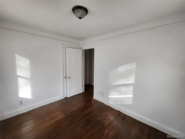 16723 Asbury Park, Detroit, MI 48235