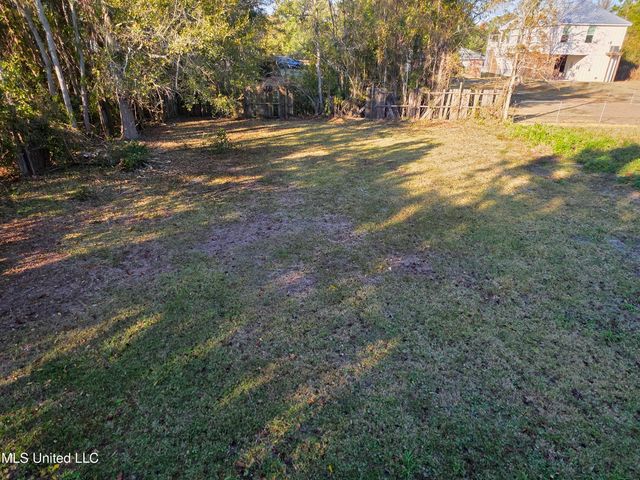 412 Roberts Street, Waveland, MS 39576