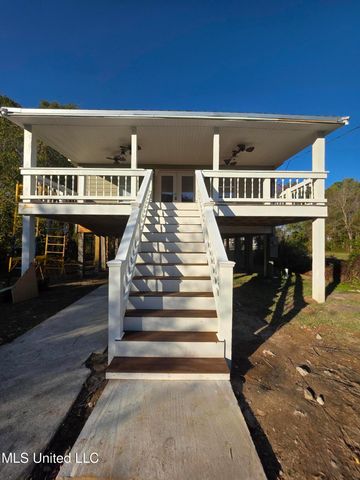 412 Roberts Street, Waveland, MS 39576