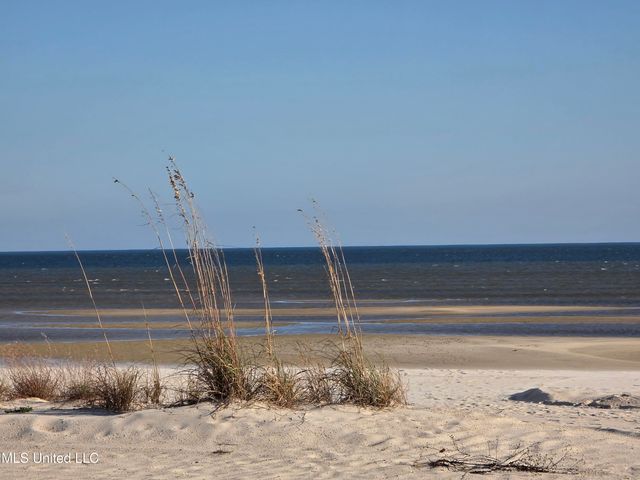 412 Roberts Street, Waveland, MS 39576