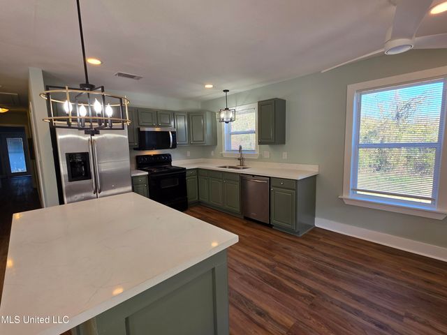 412 Roberts Street, Waveland, MS 39576