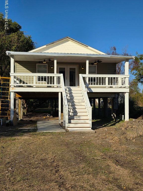 412 Roberts Street, Waveland, MS 39576