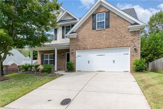 628 Woodlake Park Drive, Kernersville, NC 27284
