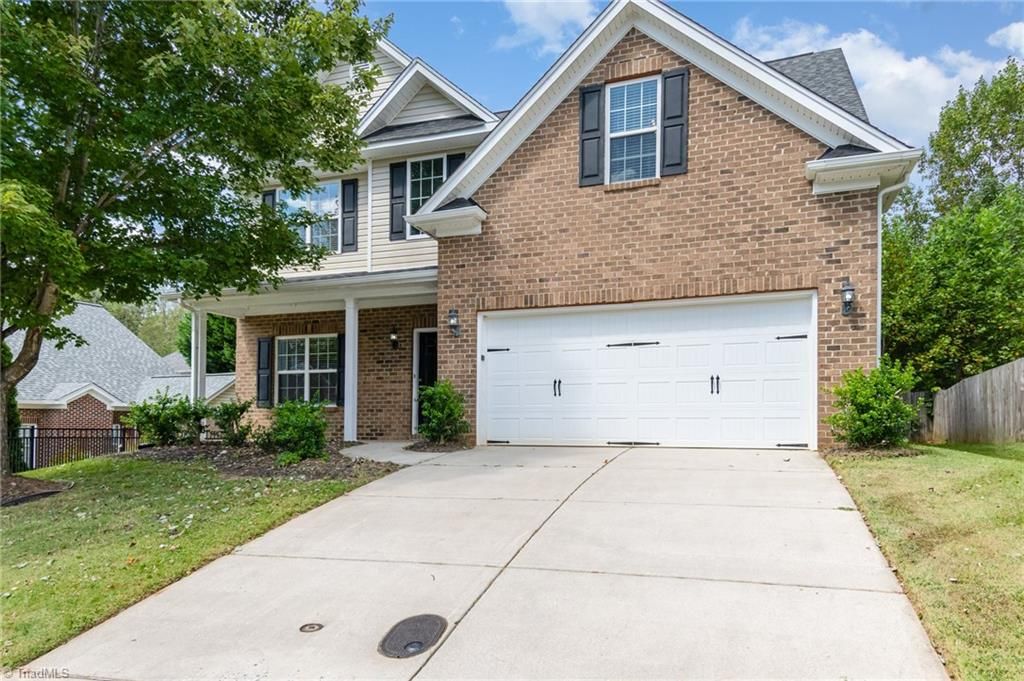 628 Woodlake Park Drive, Kernersville, NC 27284