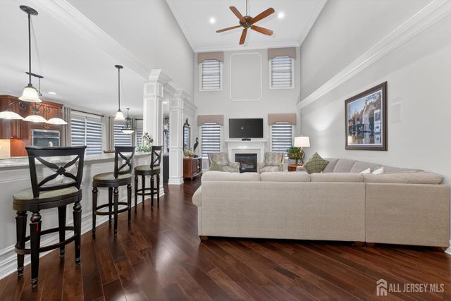 4 Mayflower Court, Franklin Twsp, NJ 08873