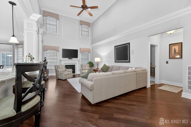 4 Mayflower Court, Franklin Twsp, NJ 08873
