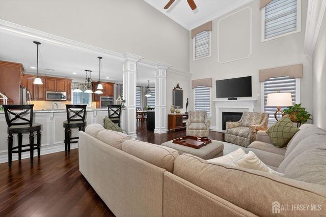 4 Mayflower Court, Franklin Twsp, NJ 08873