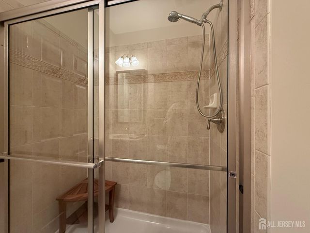 4 Mayflower Court, Franklin Twsp, NJ 08873