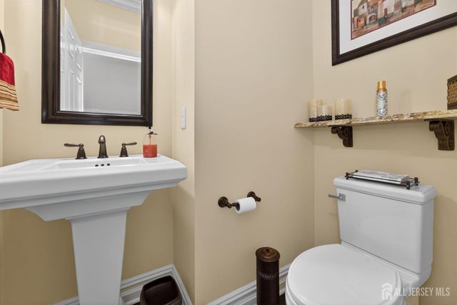 4 Mayflower Court, Franklin Twsp, NJ 08873