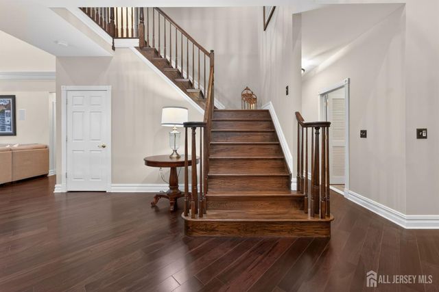 4 Mayflower Court, Franklin Twsp, NJ 08873