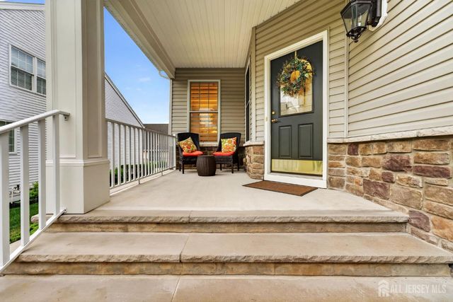 4 Mayflower Court, Franklin Twsp, NJ 08873