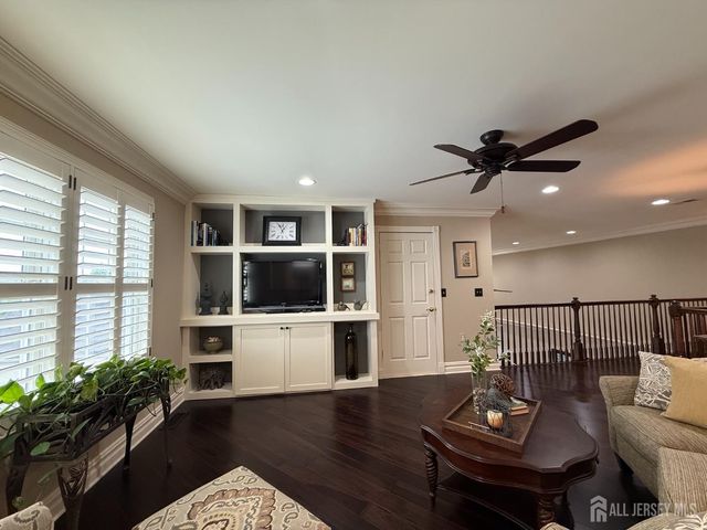 4 Mayflower Court, Franklin Twsp, NJ 08873