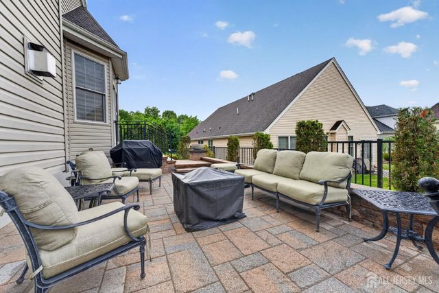 4 Mayflower Court, Franklin Twsp, NJ 08873