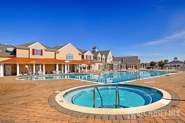 4 Mayflower Court, Franklin Twsp, NJ 08873