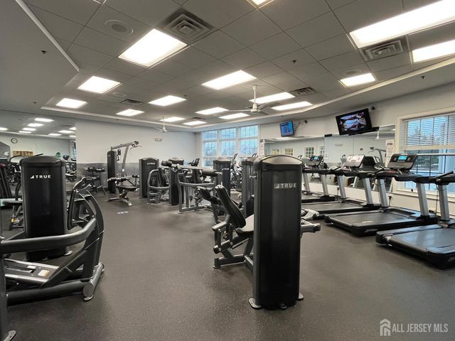 4 Mayflower Court, Franklin Twsp, NJ 08873
