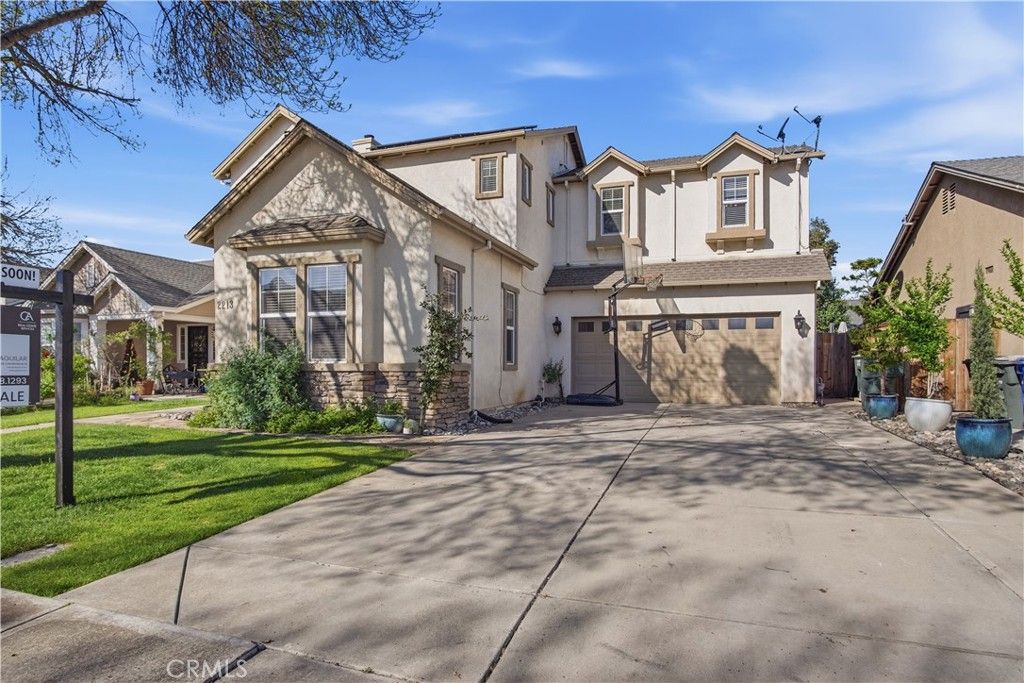Image 3 of property listing at 2213 Lionudakis Court, Modesto, CA 95355