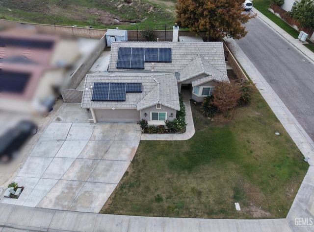 4602 Kaytlain Avenue, Bakersfield, CA 93313