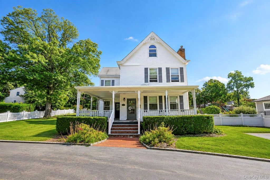 104 Bayville Avenue, Bayville, NY 11709 — photo 2