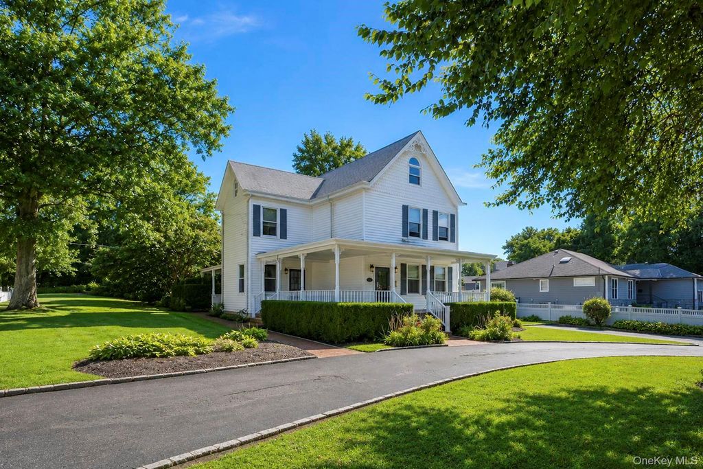104 Bayville Avenue, Bayville, NY 11709 — photo 3