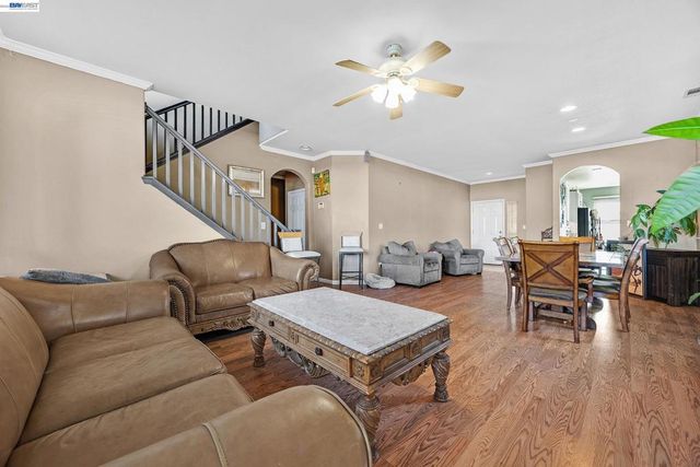 11 Fallen Leaf Ct, Rodeo, CA 94572