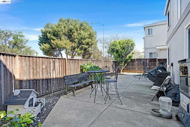 11 Fallen Leaf Ct, Rodeo, CA 94572