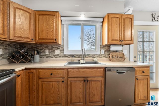 700 S Nicholas Ave Avenue, Brandon, SD 57005