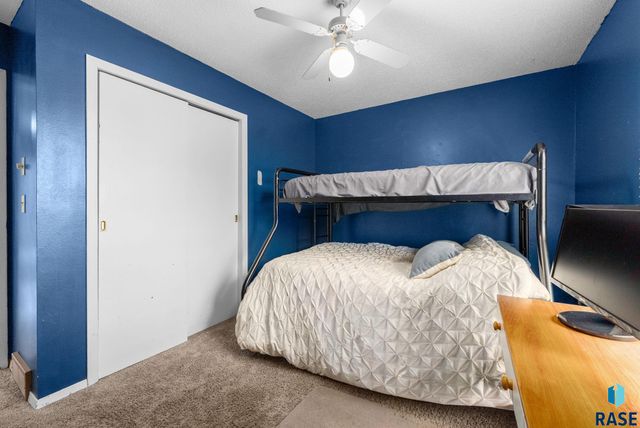 700 S Nicholas Ave Avenue, Brandon, SD 57005