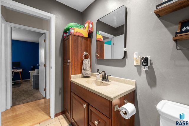 700 S Nicholas Ave Avenue, Brandon, SD 57005