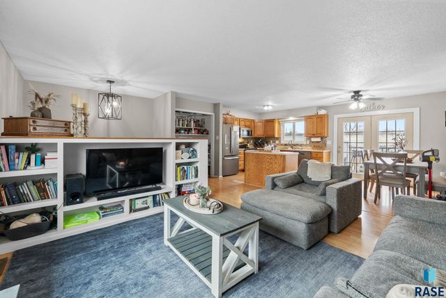 700 S Nicholas Ave Avenue, Brandon, SD 57005