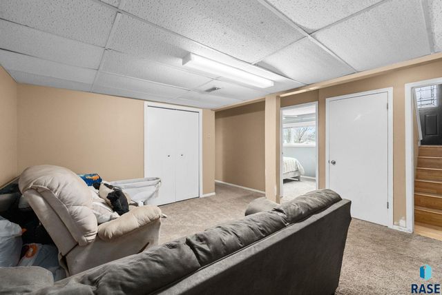 700 S Nicholas Ave Avenue, Brandon, SD 57005