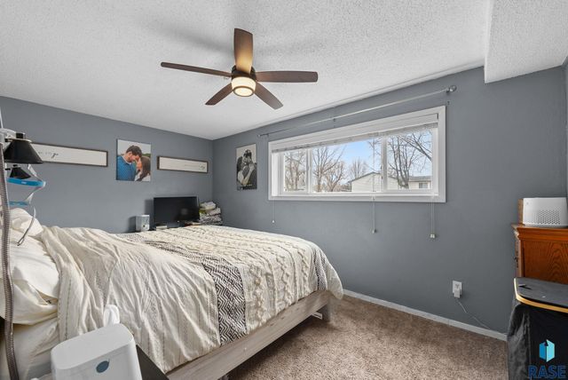 700 S Nicholas Ave Avenue, Brandon, SD 57005