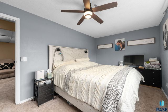 700 S Nicholas Ave Avenue, Brandon, SD 57005