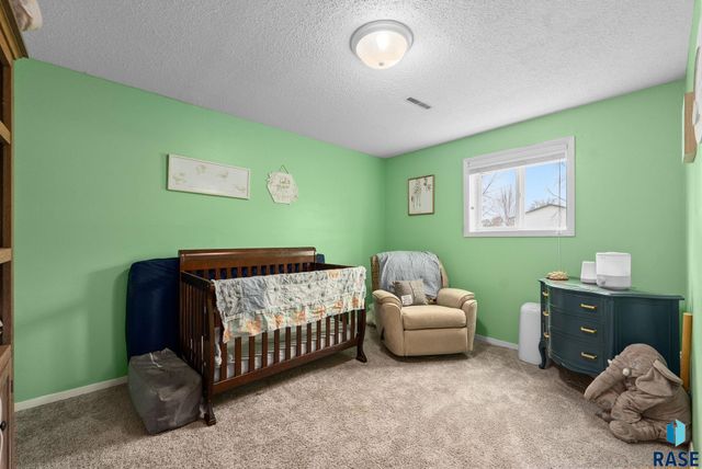 700 S Nicholas Ave Avenue, Brandon, SD 57005