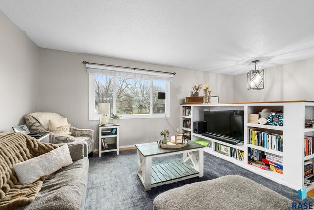 700 S Nicholas Ave Avenue, Brandon, SD 57005