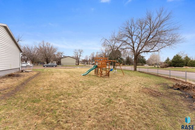 700 S Nicholas Ave Avenue, Brandon, SD 57005